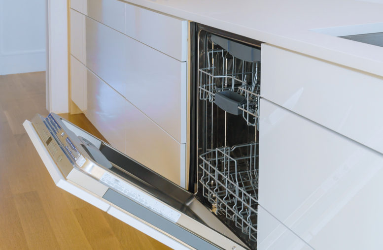 Kann ein Geschirrspüler Geschirr beschädigen