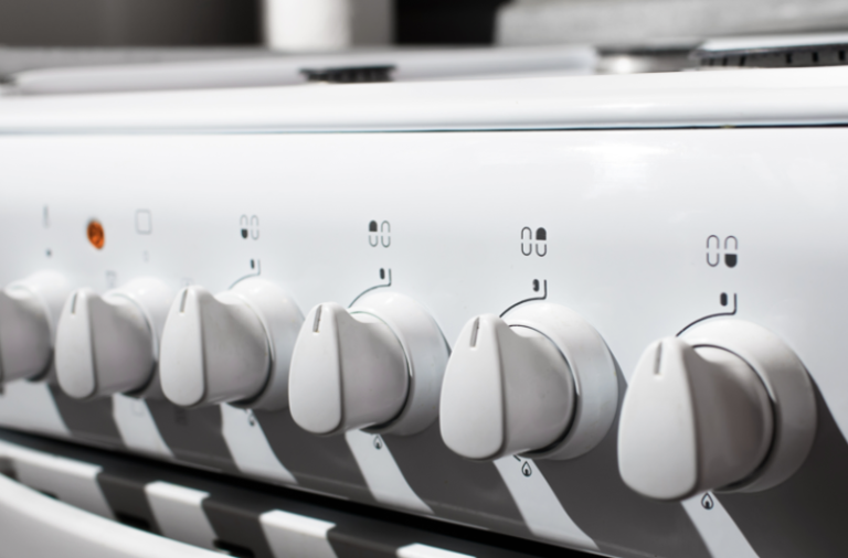 Warum klickt der Backofen während des Betriebs