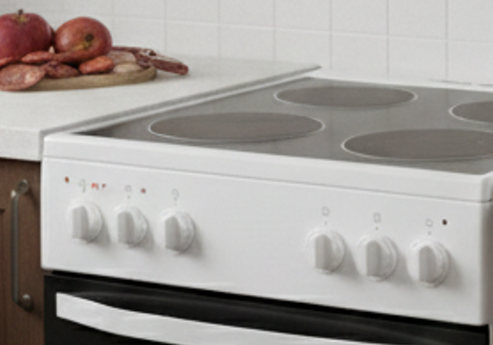 Warum riecht das Kochfeld beim Kochen