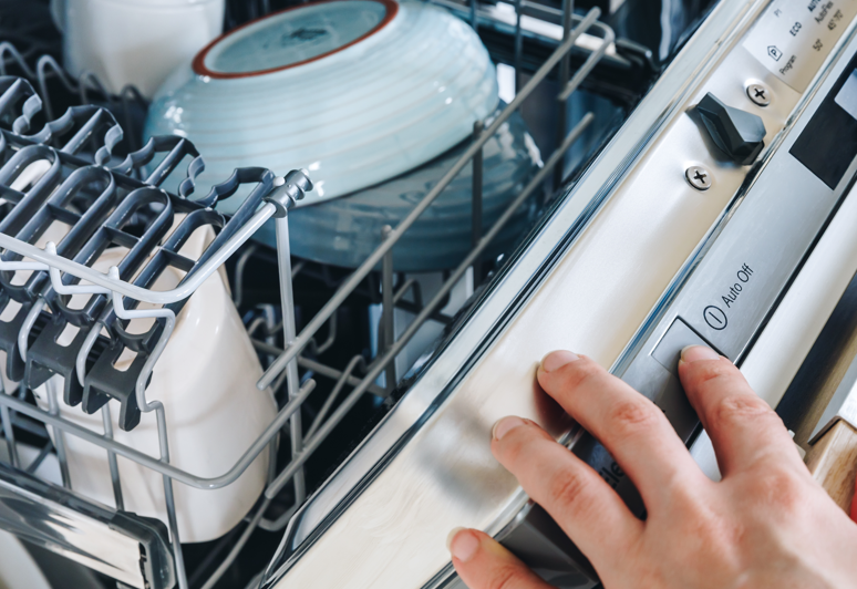 Warum wird Besteck stumpf oder fleckig