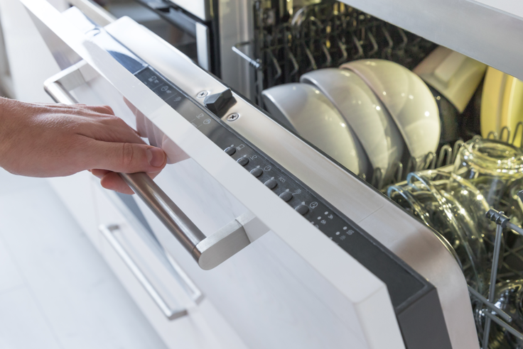 Wie kann man den Stromverbrauch eines Geschirrspülers senken