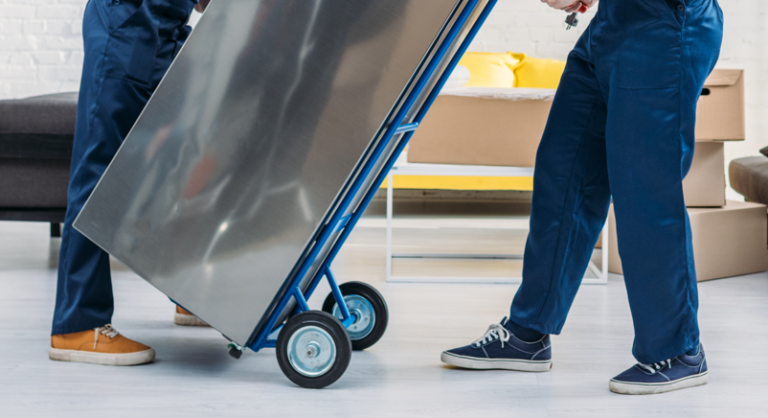 Warum sollte ein Kühlschrank beim Transport nicht stark gekippt werden