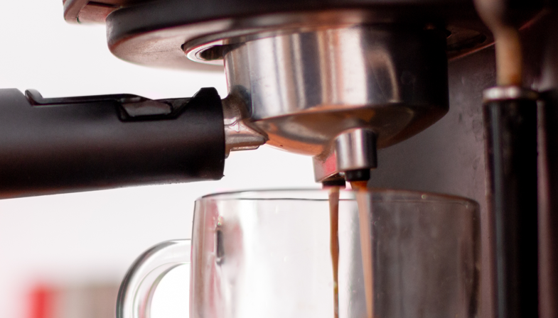 Brühgruppe des Kaffeevollautomaten lässt sich nicht einsetzen