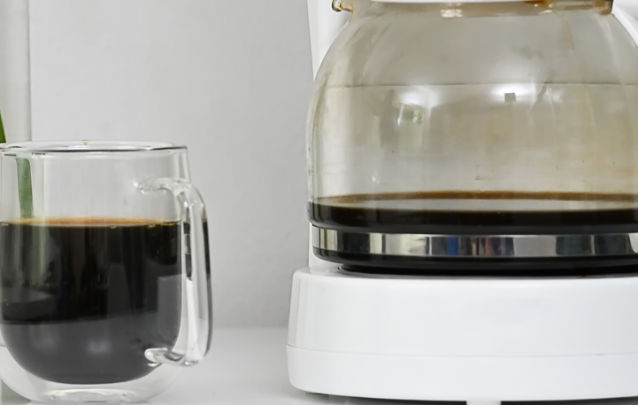 Kaffeemaschine brummt