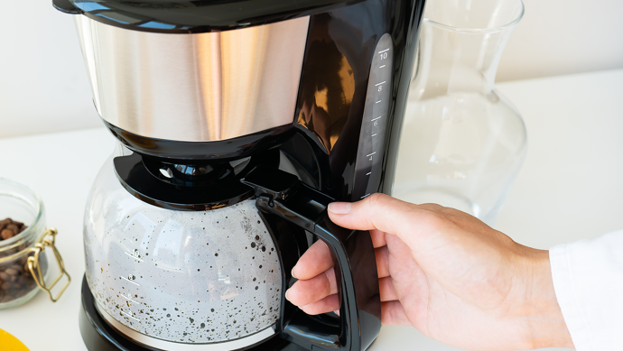 Kaffeemaschine macht laute Geräusche beim Brühen