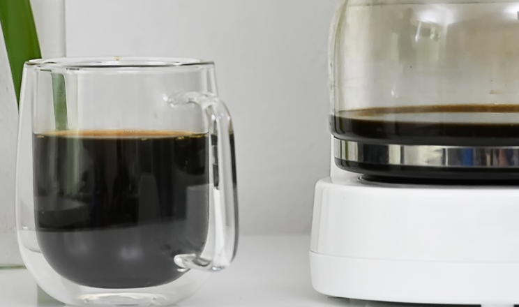 Kaffeemaschine riecht verbrannt