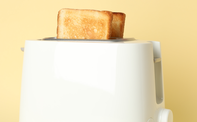 Krümel im Toaster verbrennen ständig