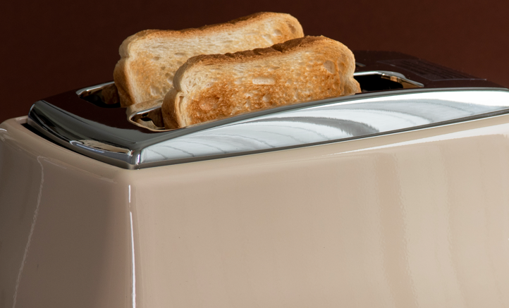 Toaster qualmt beim Toasten